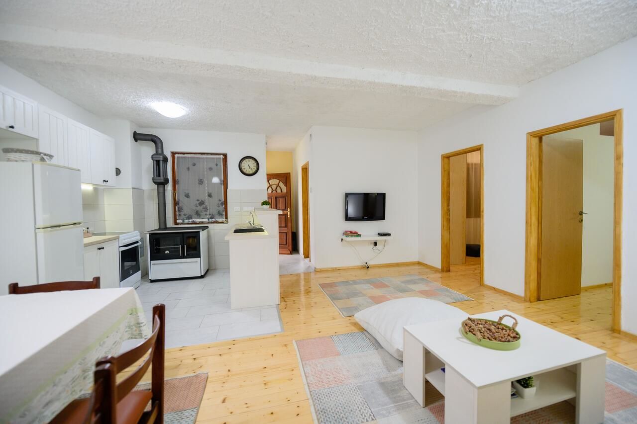 Фермерские дома Village house Vrelo Mandići-13
